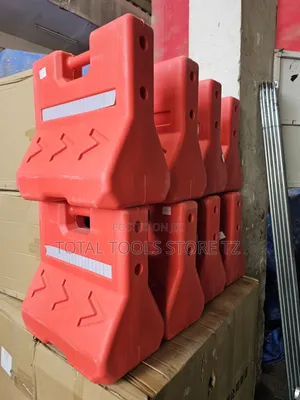 Black Bull Road Barrier 50x50x11x28cm