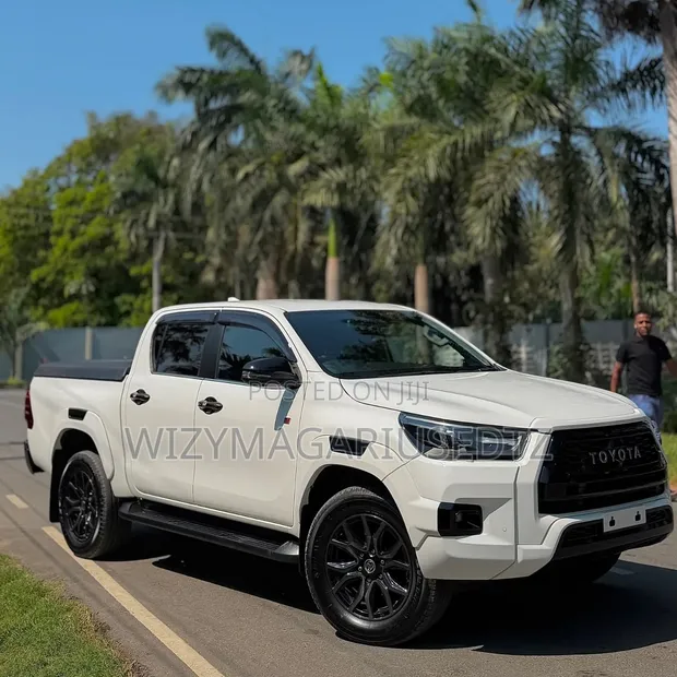 2022 Toyota Hilux GR 2400cc Diesel Pearl - 1
