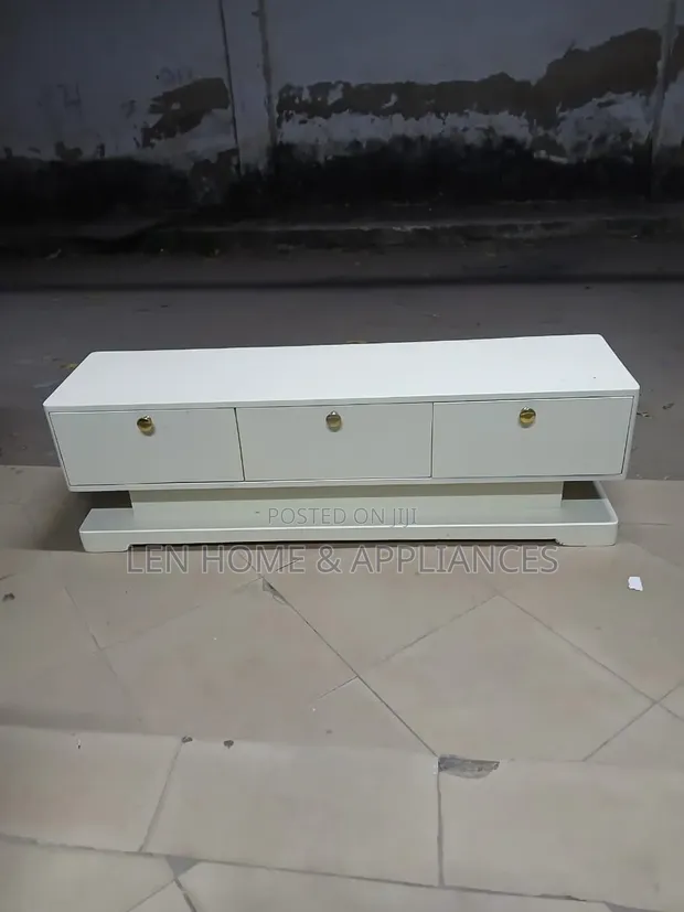 Showcase ya Wood-Mode Iliyotumika - Futi 5, Nyeupe - 1