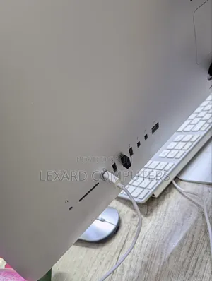 Apple iMac 22" (2015) Desktop Computer