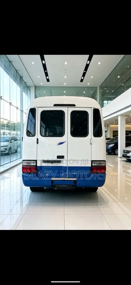 Toyota Coaster 2004 - 1