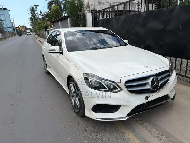 Mercedes-Benz E300 2013 White - 1