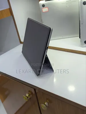 Dell Latitude 7210 2-in-1 Laptop 8GB RAM, 256GB SSD
