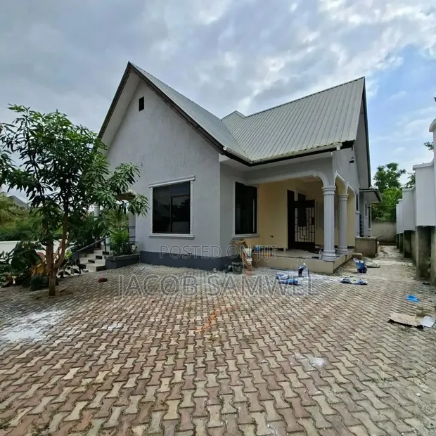 4 Bedroom House for Rent in Goba - 1