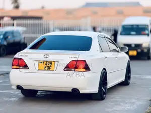 Toyota Crown 2007 - White, Local Used