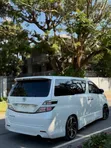 Toyota Vellfire 2010 Pearl - 4