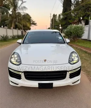 Porsche Cayenne GTS 2016 Nyeupe