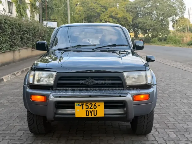 Toyota Hilux Surf 2000 - 1