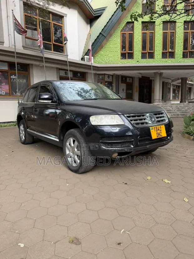 Volkswagen Touareg 2008 Nyeusi - 1