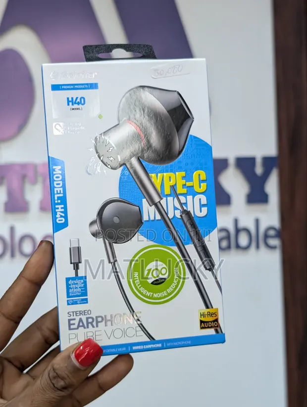 Soloffer H40 In-Ear Headphones - 1