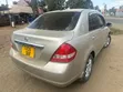 Nissan Tiida 2010 Nyeupe - 2