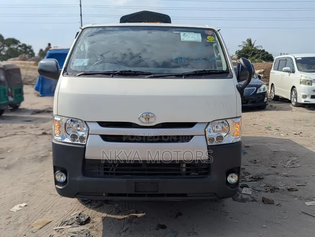 Toyota HiAce 2016 - Foreign Used - 1