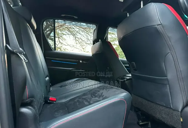 Toyota Hilux GR Sport 2023 - 1