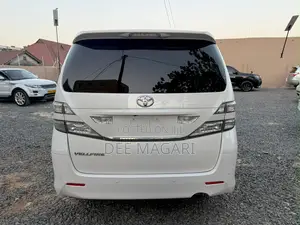 Toyota Vellfire 2012 White Pearl