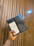 New Samsung Galaxy Z Flip4 256GB - 2