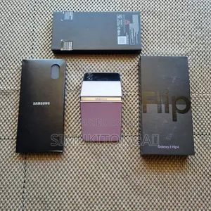New Samsung Galaxy Z Flip4 256GB