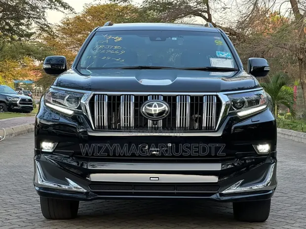 2023 Toyota Land Cruiser Prado TRJ-150 with Modelista Kit - 1