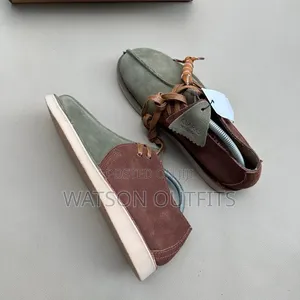 Vatu vya Wanaume vya Clarks vya Ngozi - Rangi Nyingi