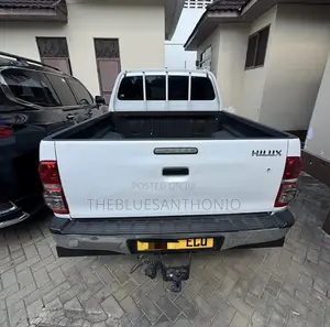 Toyota Hilux Double Cabin 2015