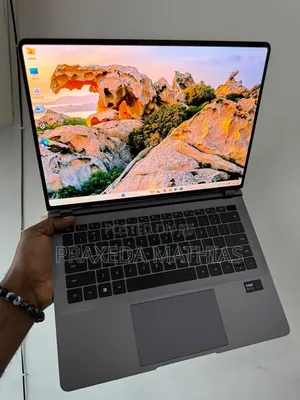 Huawei MateBook X Pro 14" 32GB RAM Intel Core Ultra 5 512GB SSD