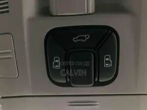 Toyota Vellfire 2011 - White