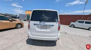 Toyota Noah 2010 X Smart Edition