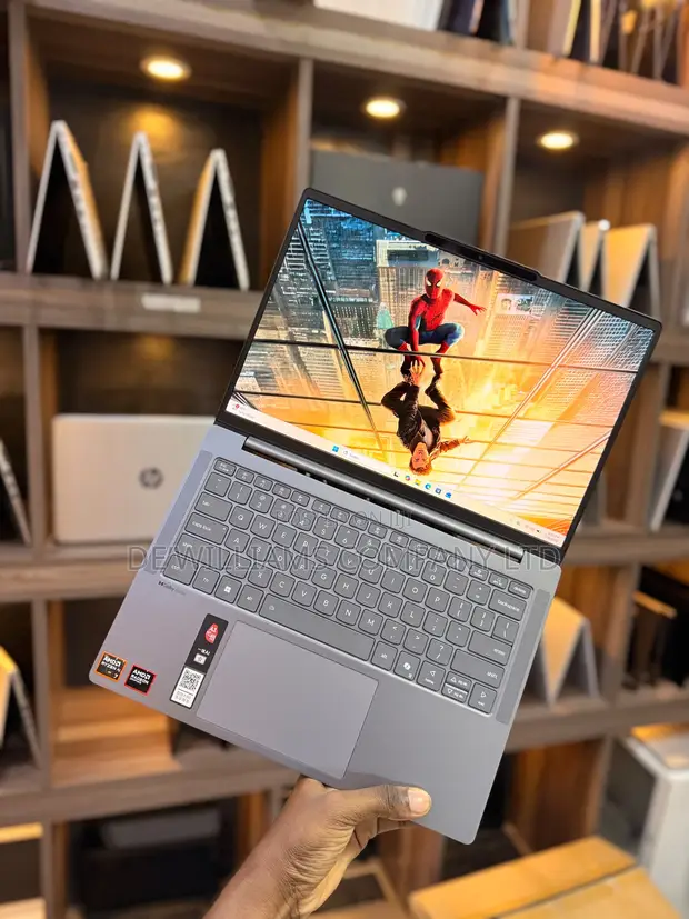 New Lenovo Yoga Pro 7 14AKP10 AI PC - Ryzen AI 7, 32GB RAM, 1TB SSD - 1