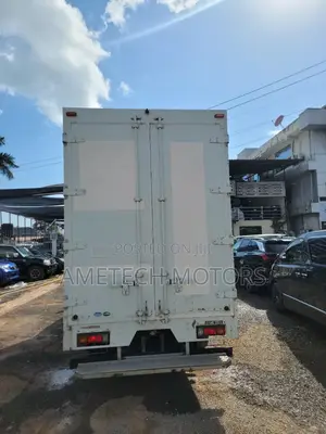 Mitsubishi Fuso Canter Truck - 2013