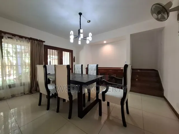 Furnished 4-Bedroom Villa for Rent in Oyster Bay - 1