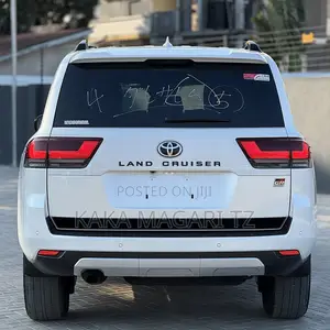 New Toyota Land Cruiser LC300 GR Sport 2024