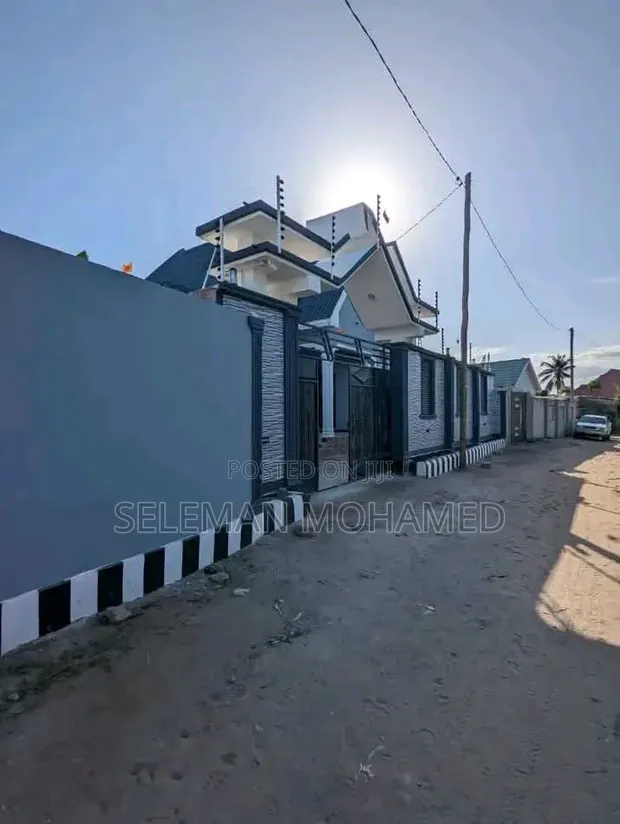 Furnished 4-Bedroom House for Sale in Biriani Real Estate, Charambe - 1