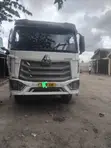 Howo 6x4 Trailer Truck - 380HP - 3