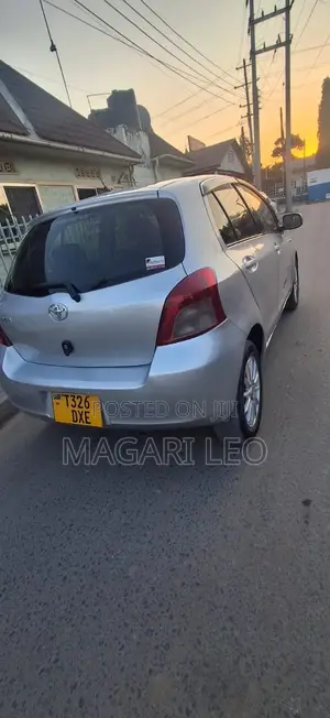 Toyota Vitz 1.5 FWD 5dr Hatchback 2006 Silver