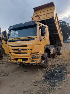 CNHTC Howo 400HP Tipper Truck (2023)