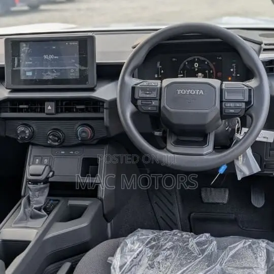 New Toyota Hilux 2.8 Travo Smart Double Cab 2026 - 1