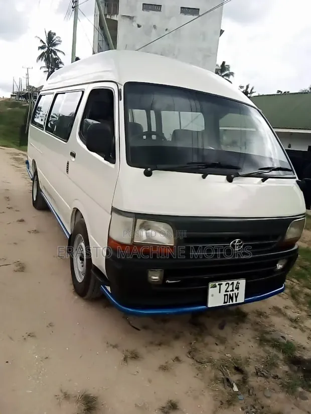Toyota HiAce 3L Manual 2000 - 1