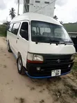 Toyota HiAce 3L Manual 2000 - 1