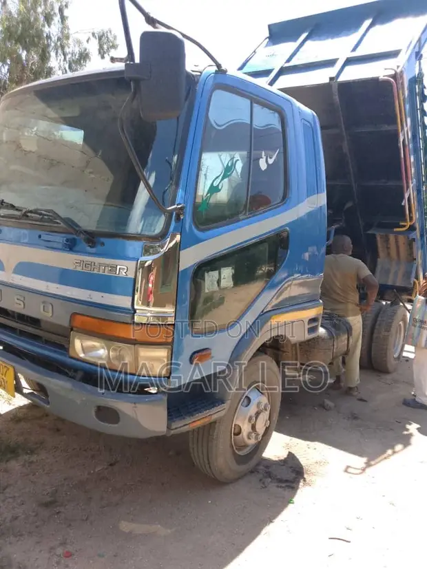 Mitsubishi Fuso Tipper Truck - 1