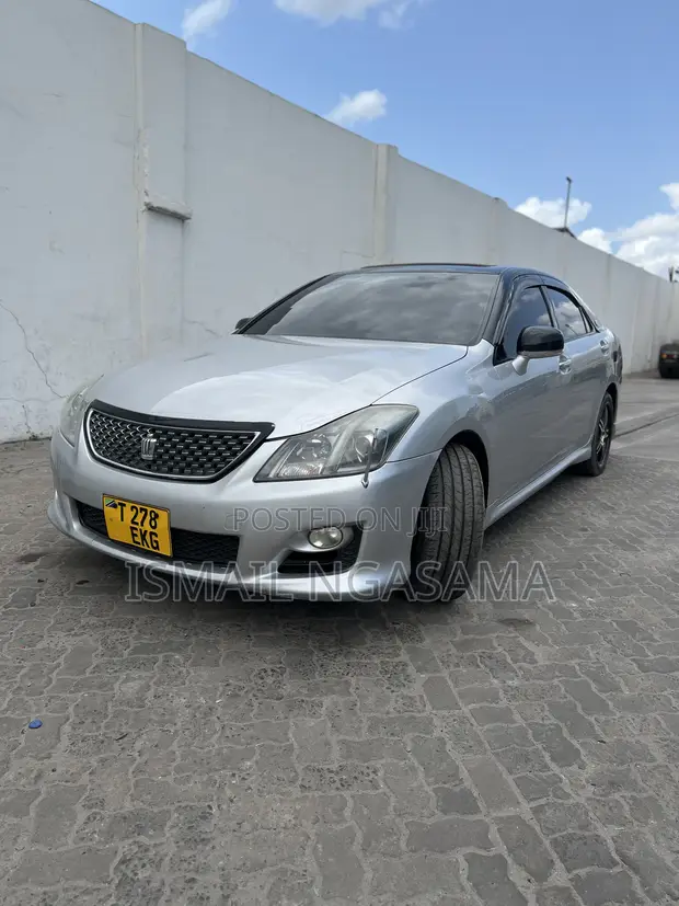 Toyota Crown 2008 White - 1