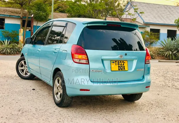 Toyota Corolla Spacio 2004 Green - 1