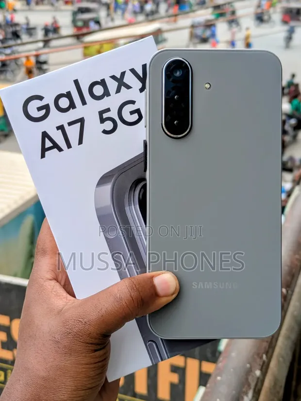 New Samsung Galaxy A17 5G 256GB Gray - 1