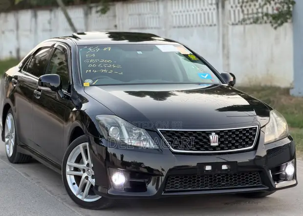 Toyota Crown 2010 Black - 1