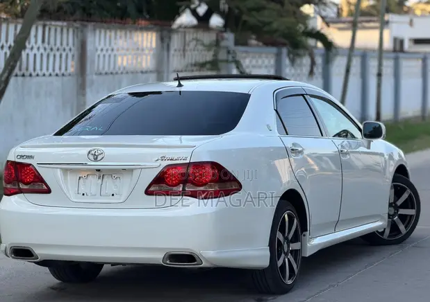 Toyota Crown Athlete 2008 White - 1