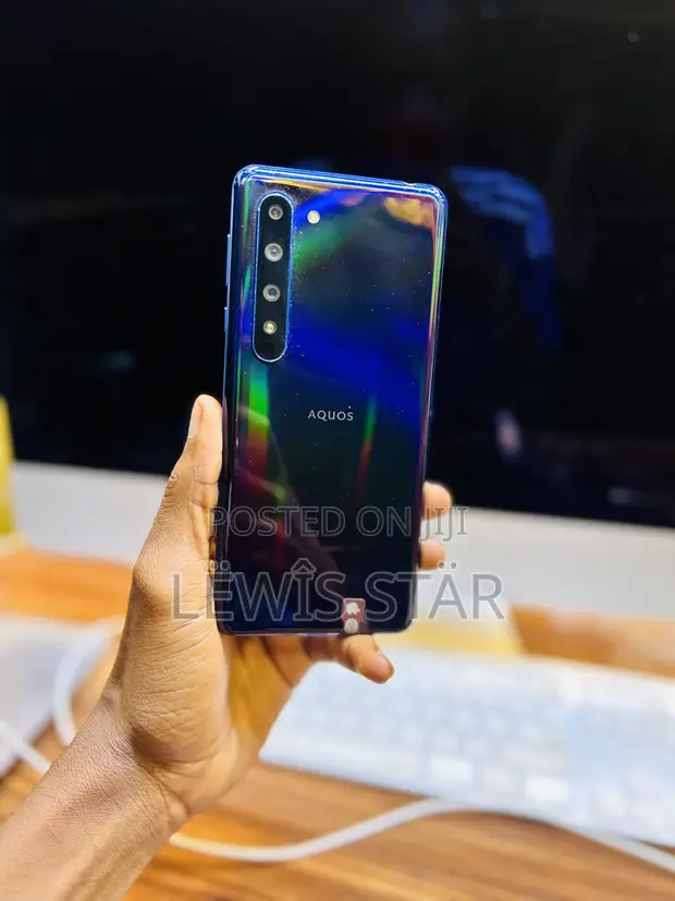 Sharp Aquos R5G 256GB Rose Gold - 1
