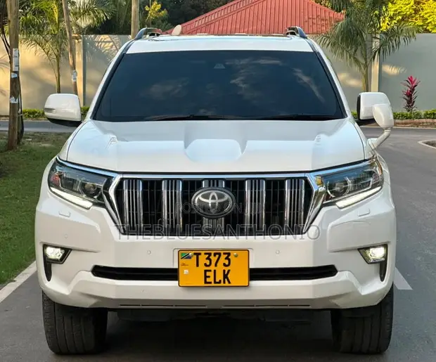 Toyota Land Cruiser Prado 2021 White - 1