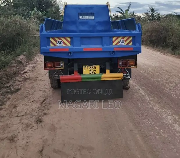 Mitsubishi Canter Tipper Truck - 1