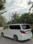 Toyota Alphard 2010 White - 4