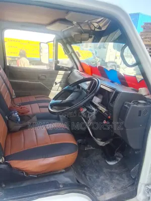 Toyota Dyna Mini Truck - Diesel, Manual