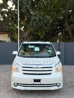 Toyota Noah G 2008 - White