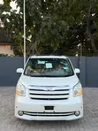 Toyota Noah G 2008 - White - 1